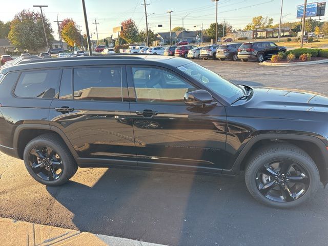 2025 Jeep Grand Cherokee Limited photo 4