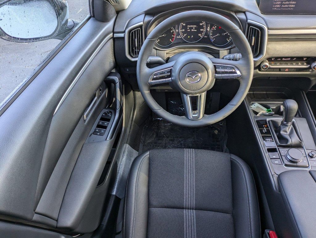 2025 Mazda CX-50 2.5 Select photo 14