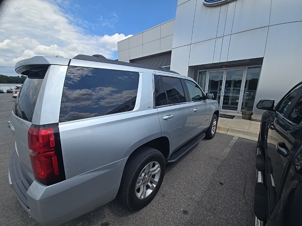 2019 Chevrolet Tahoe LT photo 2