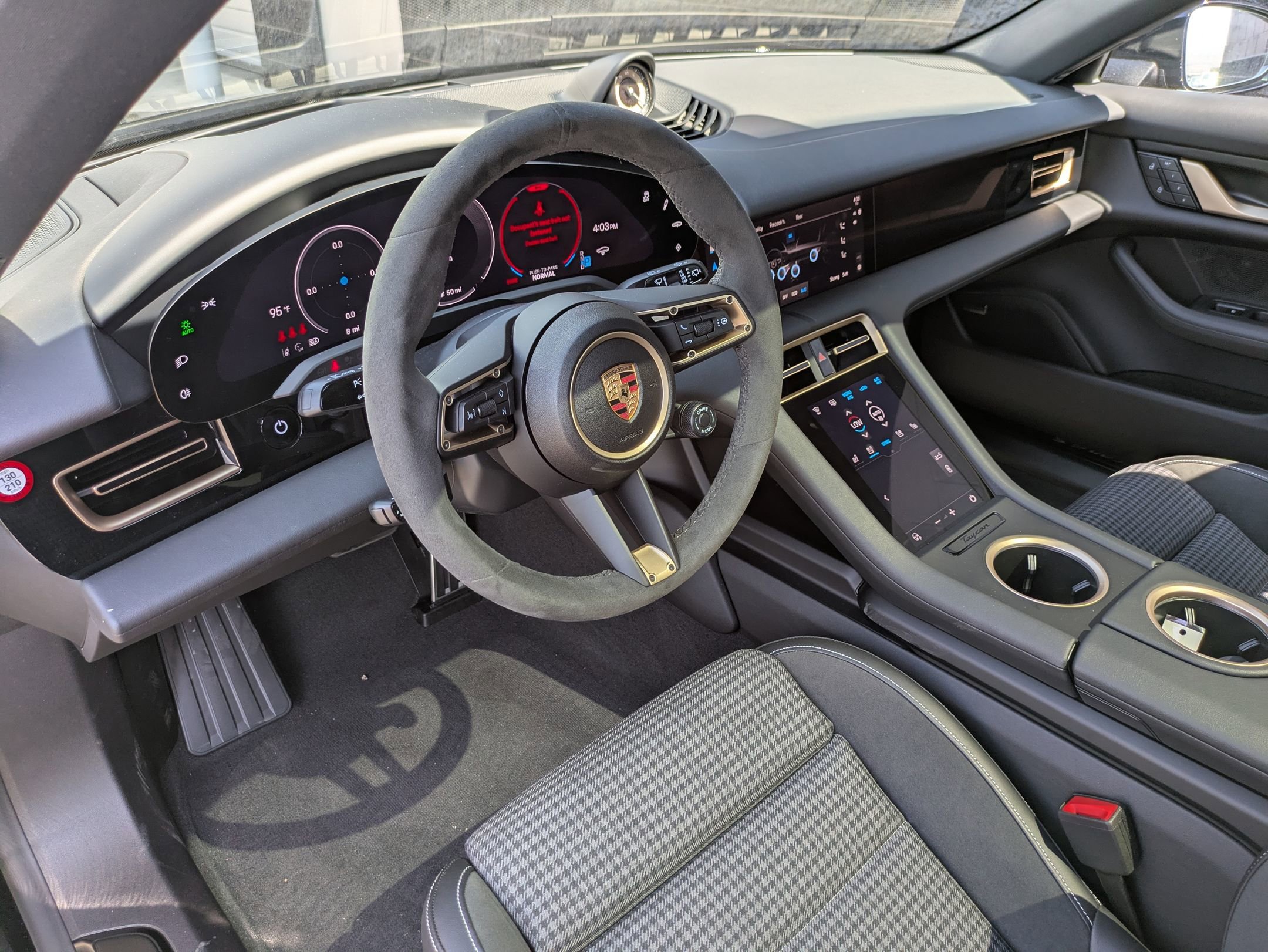 2025 Porsche Taycan 4S Cross Turismo photo 4