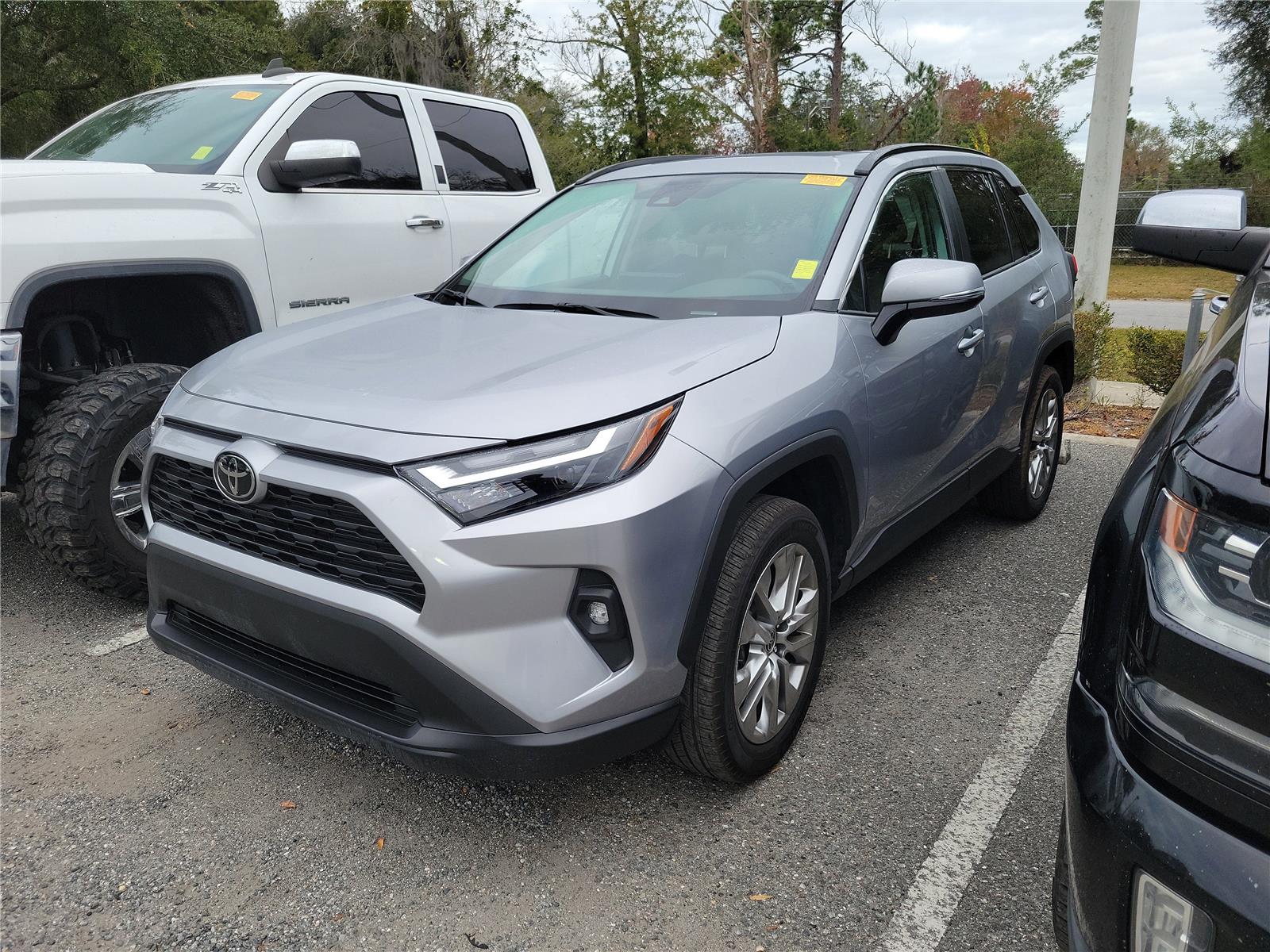 2025 Toyota RAV4 XLE Premium's photo