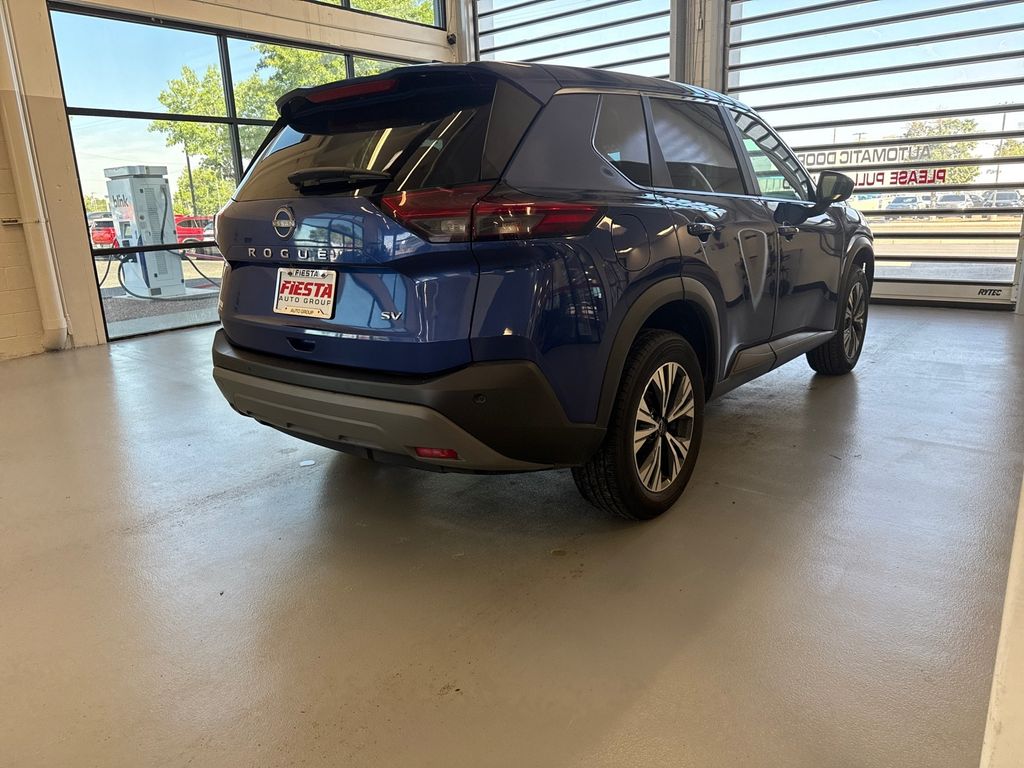 2023 Nissan Rogue SV photo 4