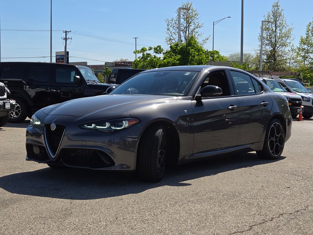 2024 Alfa Romeo Giulia Ti photo 5