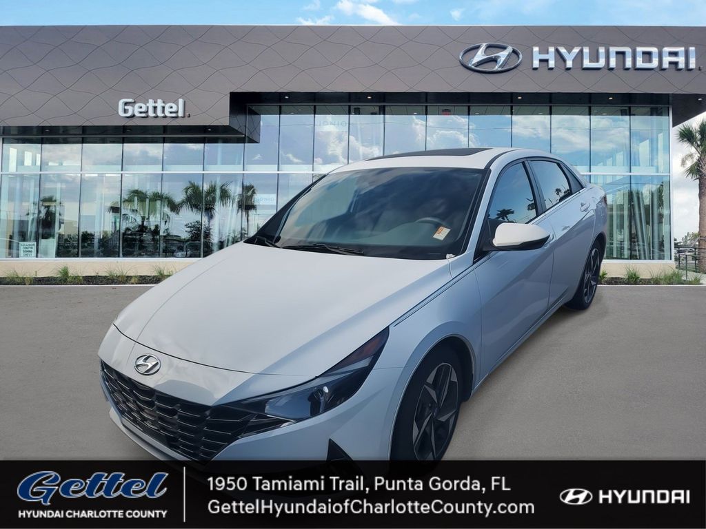 2021 Hyundai Elantra SEL's photo