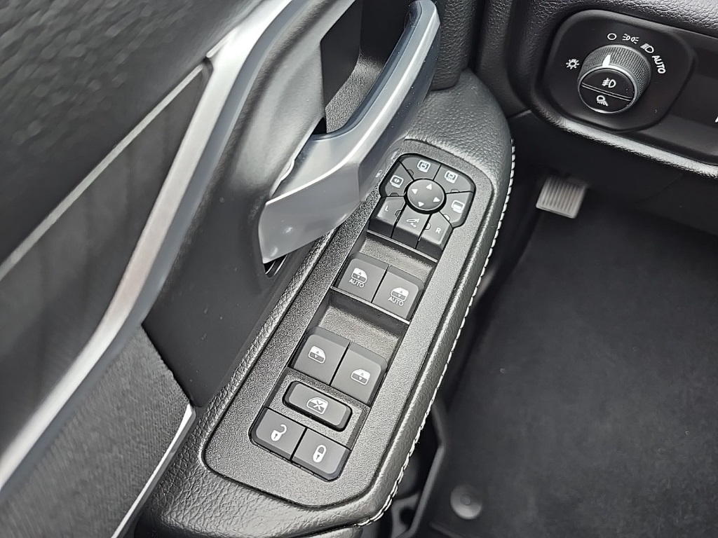 2026 Ram 2500 Big Horn photo 15