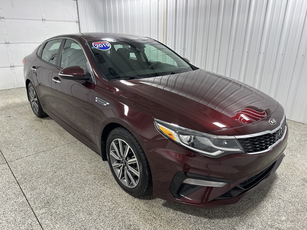 2019 Kia Optima LX photo 2