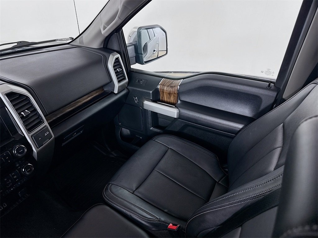 2020 Ford F-150 Lariat photo 22