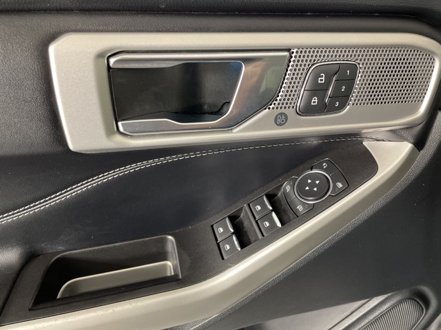 2022 Ford Explorer Limited photo 13