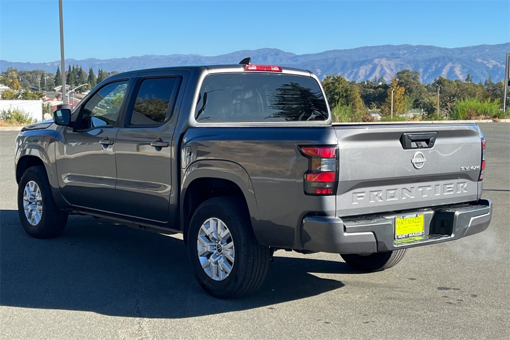 2023 Nissan Frontier SV photo 3