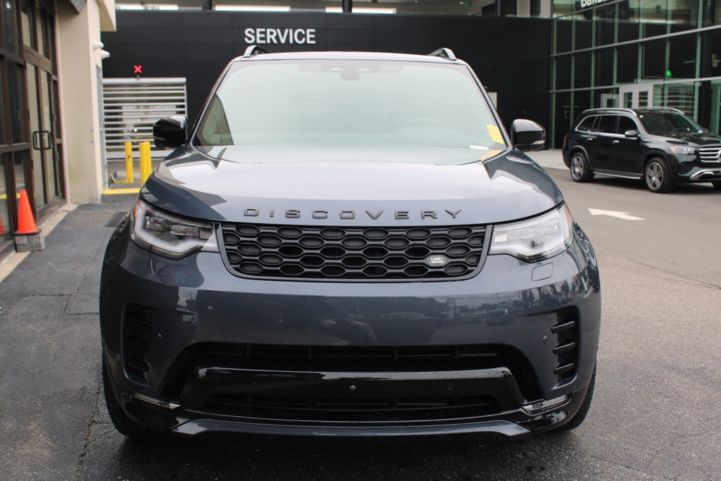 2025 Land Rover Discovery SE photo 2