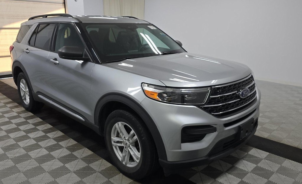 2021 Ford Explorer XLT photo 2