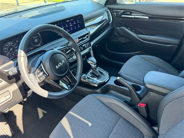 2024 Kia Seltos S photo 13