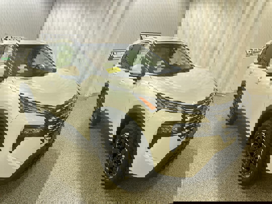 2026 Nissan Rogue SV's photo