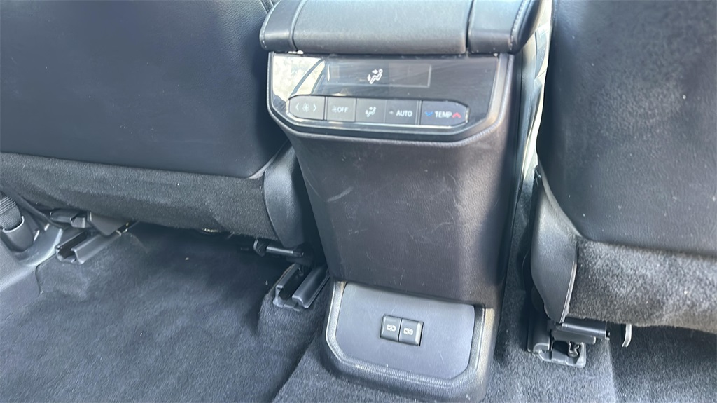 2022 Toyota Highlander XLE photo 15