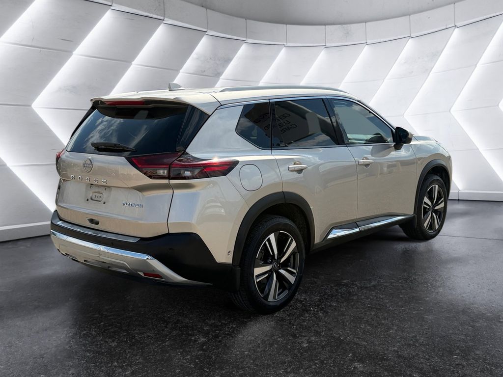 2023 Nissan Rogue Platinum photo 2