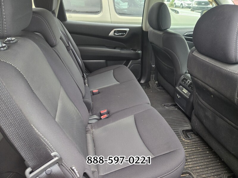 2020 Nissan Pathfinder SV photo 4