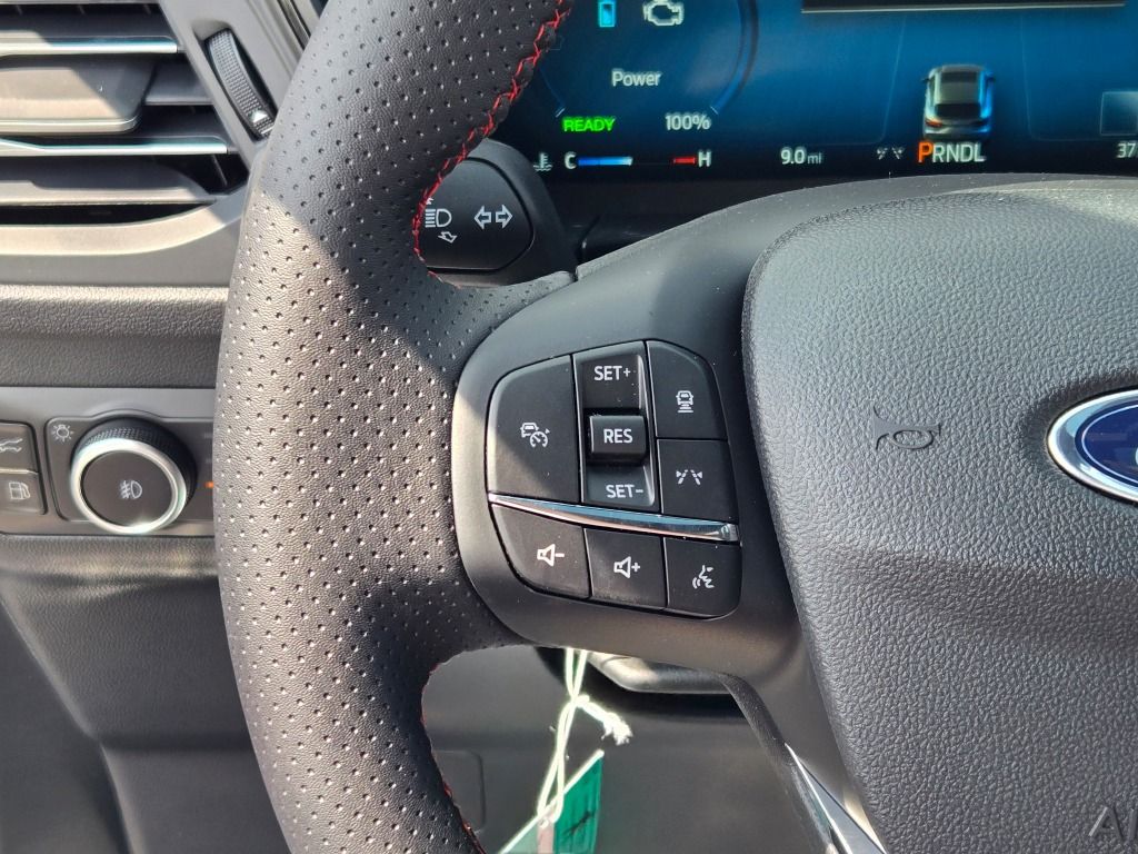2025 Ford Escape Hybrid ST-Line Select photo 29
