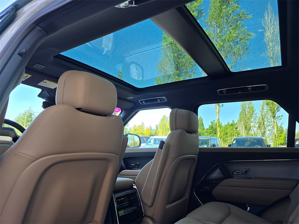 2025 Land Rover Range Rover Sport SE photo 23