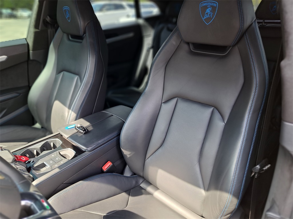 2021 Lamborghini Urus photo 26