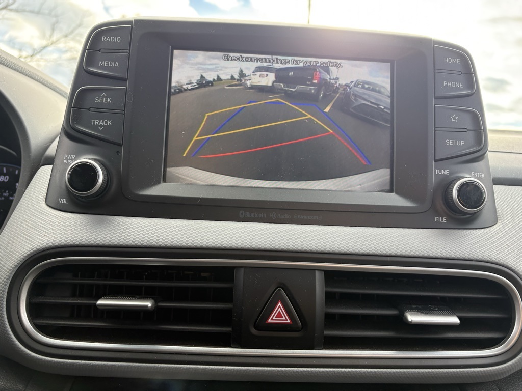 2021 Hyundai Kona SEL photo 2