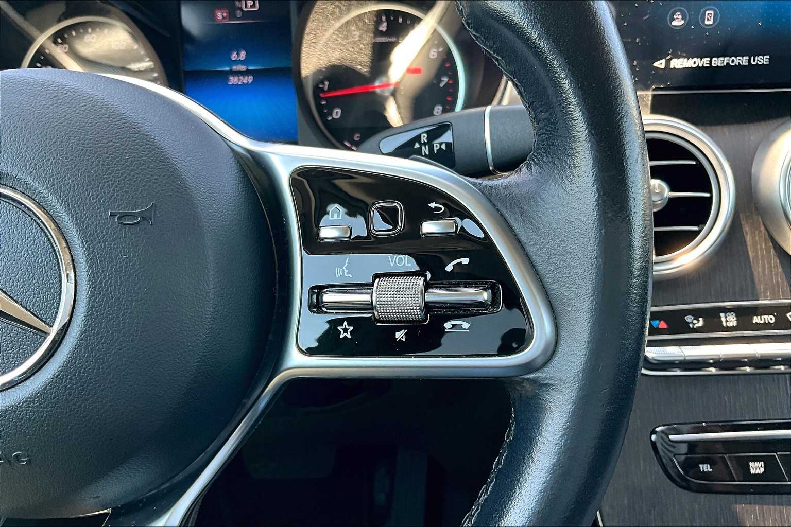 2022 Mercedes Benz GLC 300 photo 24