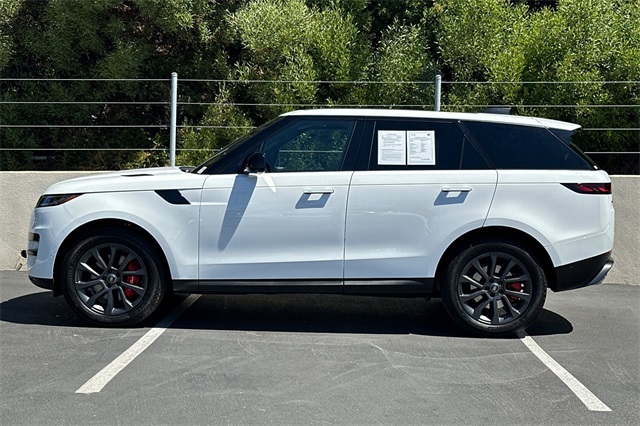 2023 Land Rover Range Rover Sport SE photo 2