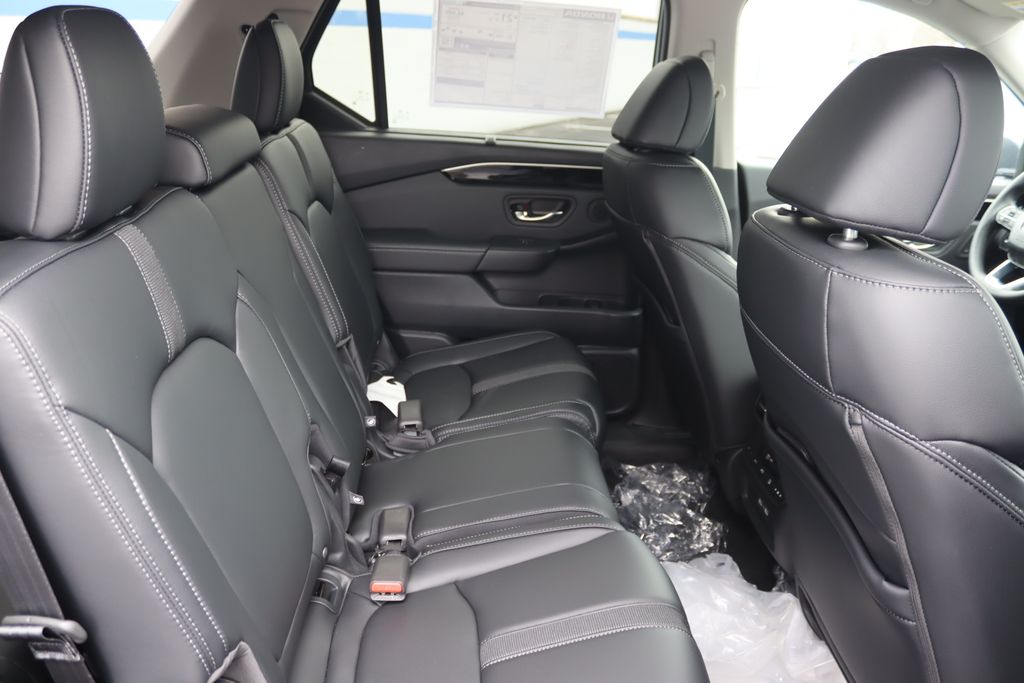 2025 Honda Pilot Touring photo 16