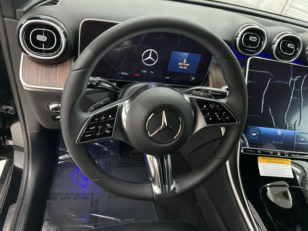 2025 Mercedes Benz GLC 300 photo 6