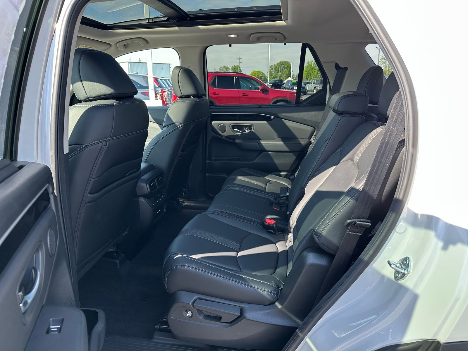 2025 Honda Pilot Touring photo 17
