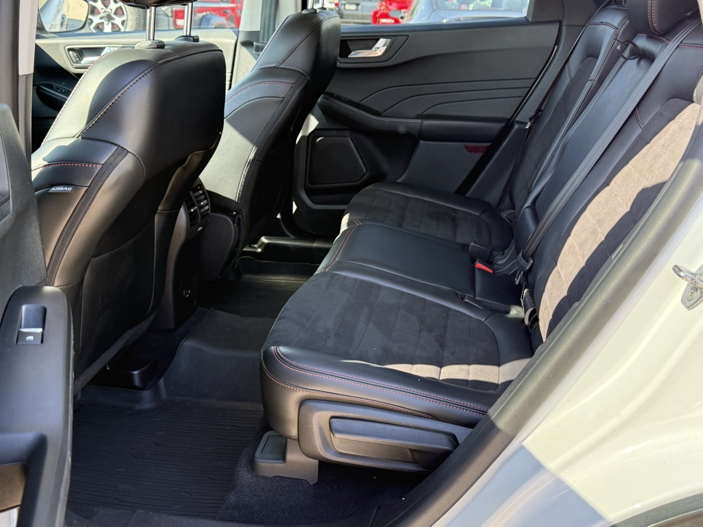 2022 Ford Escape SEL photo 15