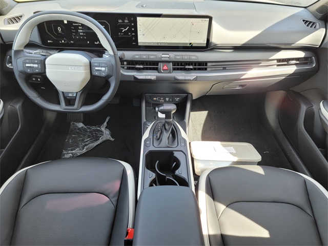 2025 Kia K4 GT-Line photo 17