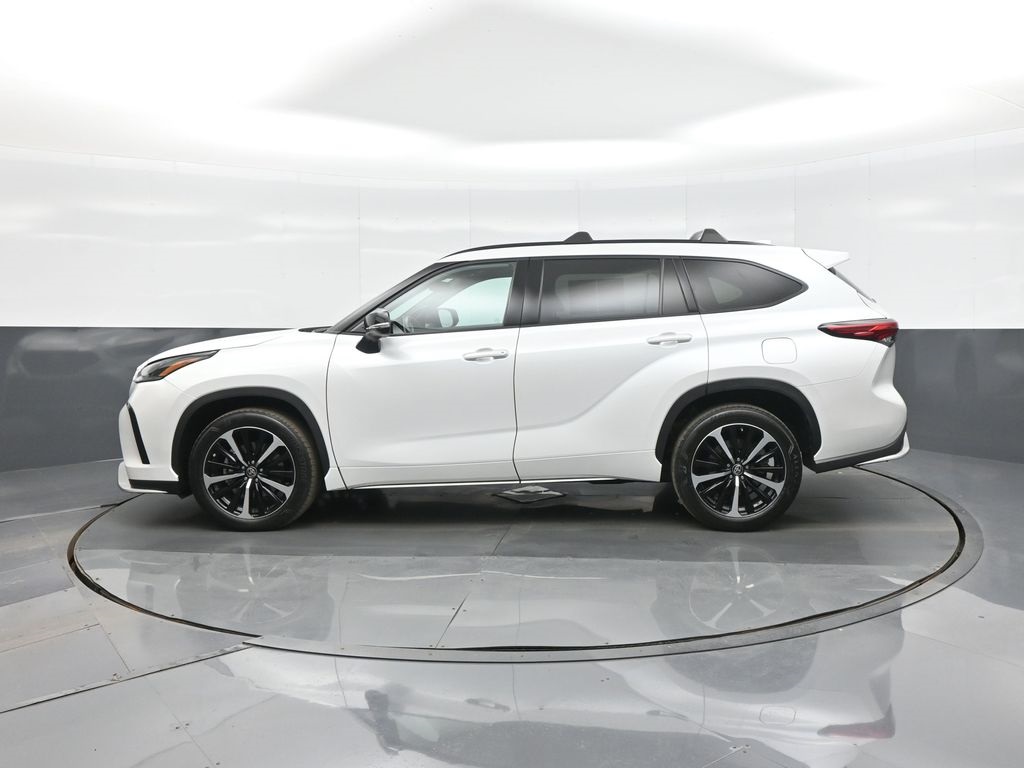 2022 Toyota Highlander XSE photo 2
