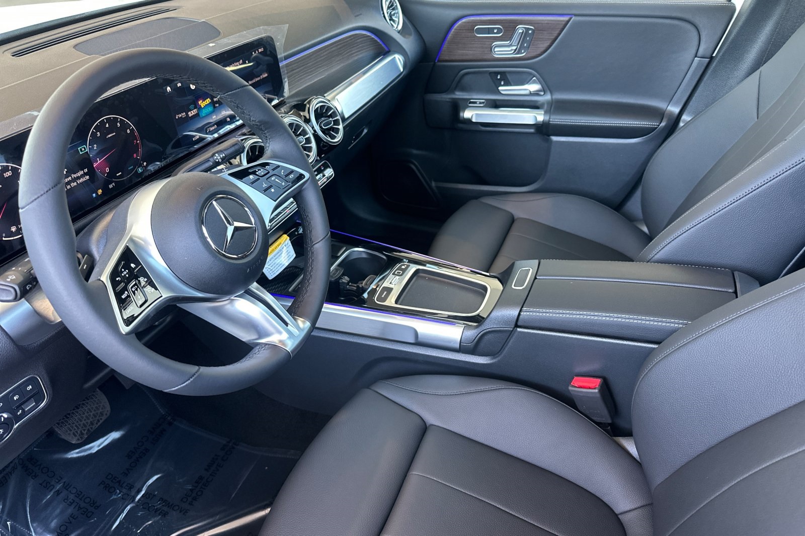 2025 Mercedes Benz GLB 250 4MATIC photo 9