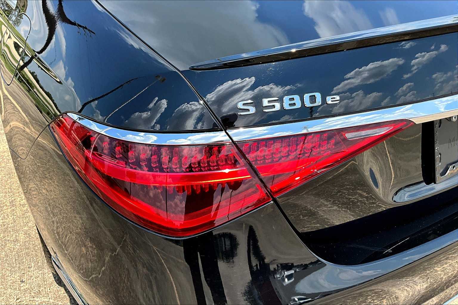2024 Mercedes Benz S 580e photo 27