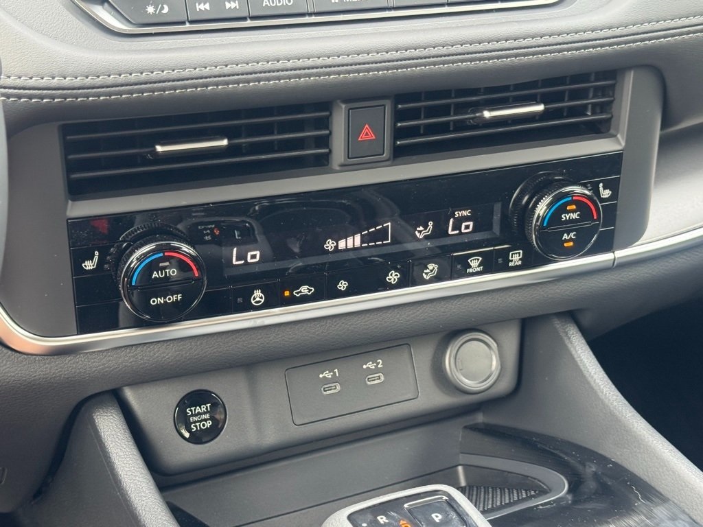 2026 Nissan Rogue SV photo 11