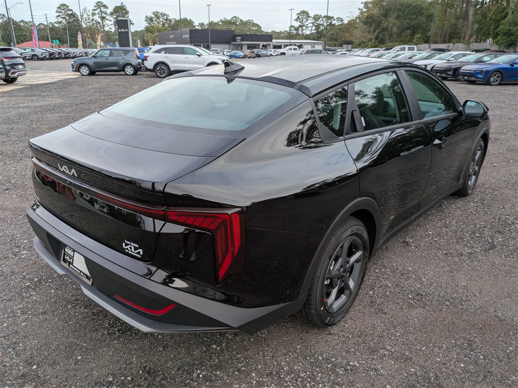 2025 Kia K4 LXS photo 3
