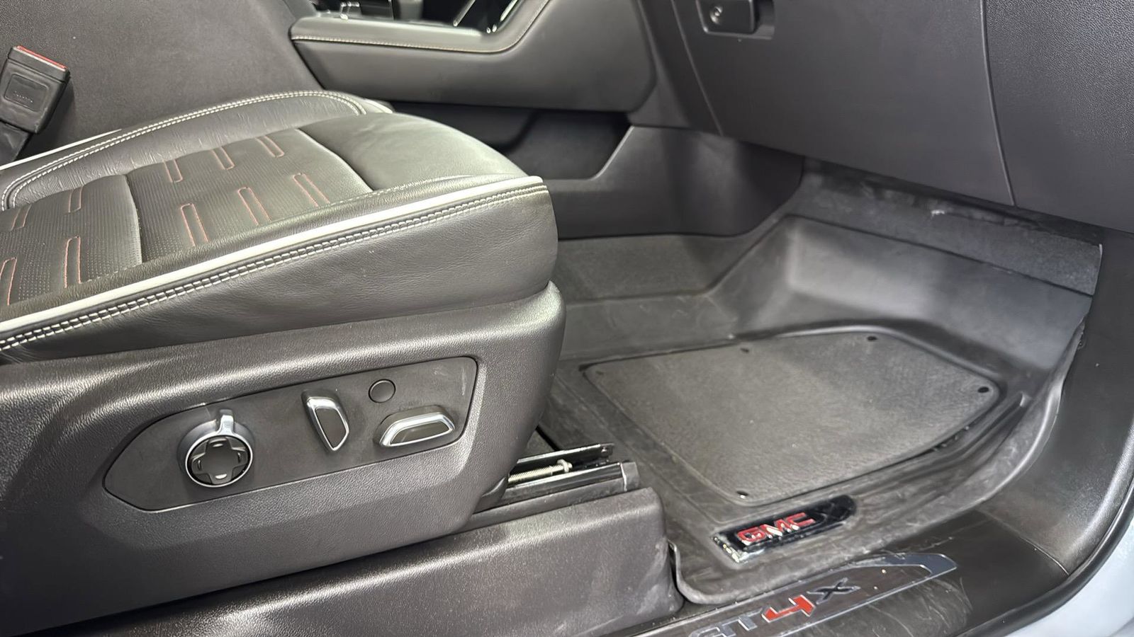 2024 Gmc Sierra 1500 AT4X photo 25