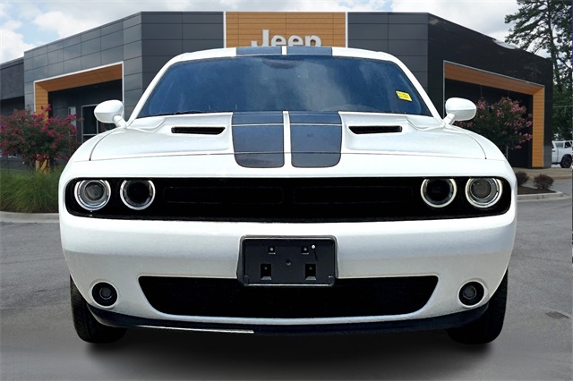 2022 Dodge Challenger SXT photo 2