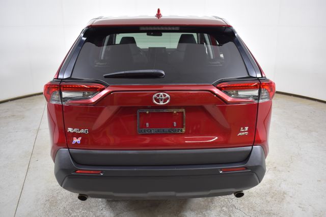 2022 Toyota RAV4 XLE photo 4