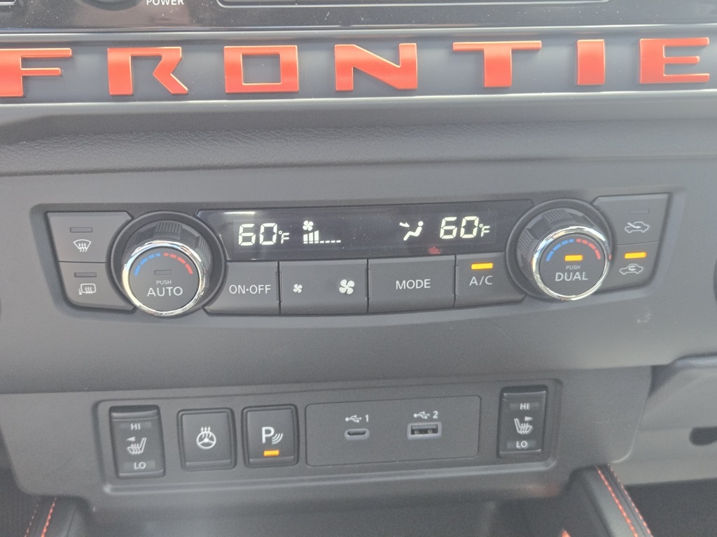 2025 Nissan Frontier PRO-4X photo 13
