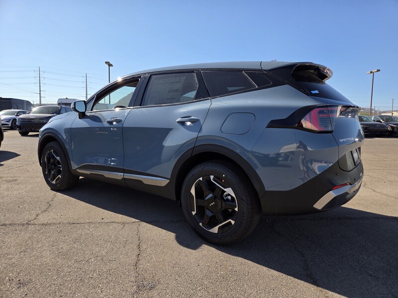 2026 Kia Sportage Hybrid S photo 4