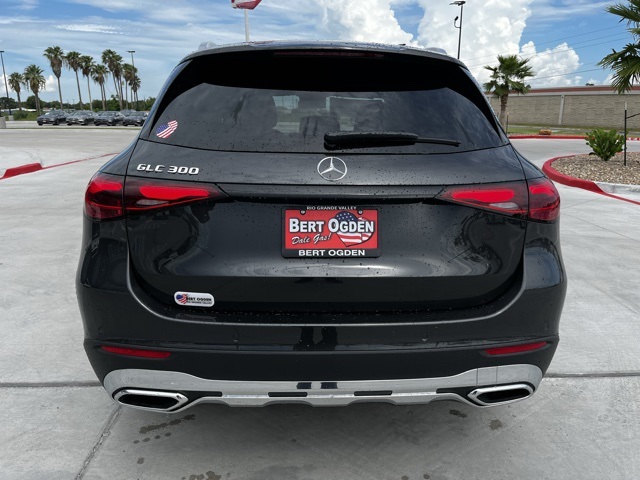 2026 Mercedes Benz GLC 300 photo 5