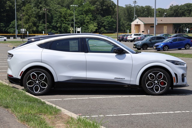 2023 Ford Mustang Mach-E GT photo 4