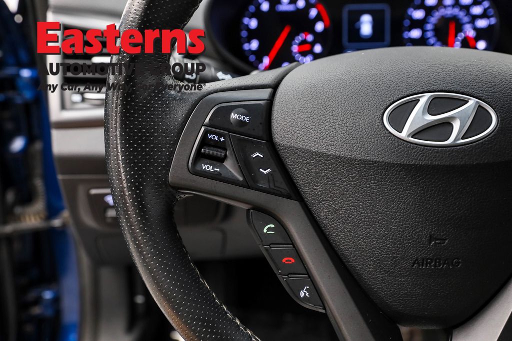 2017 Hyundai Veloster Turbo photo 13
