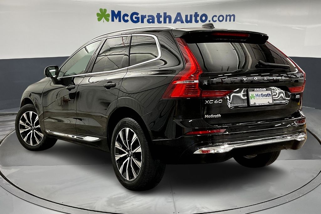 2023 Volvo XC60 B5 Plus photo 3