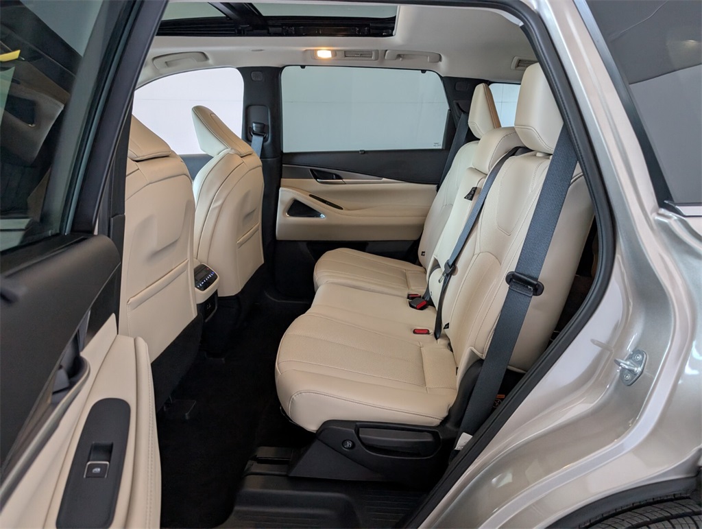 2025 Infiniti QX60 Luxe photo 7