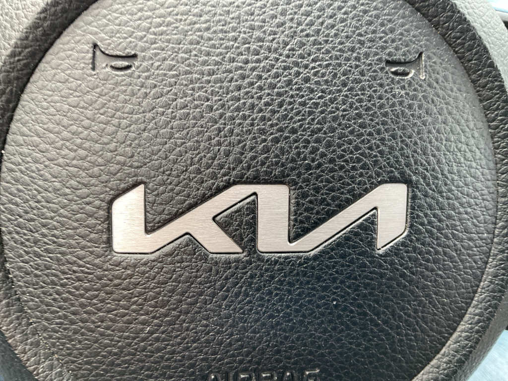 2023 Kia Seltos S photo 25