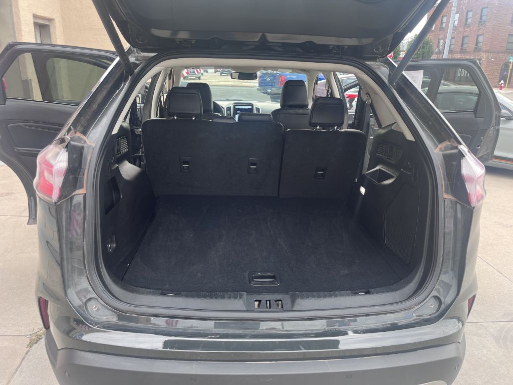 2024 Ford Edge Titanium photo 24