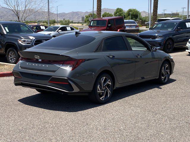 2025 Hyundai Elantra Hybrid photo 3