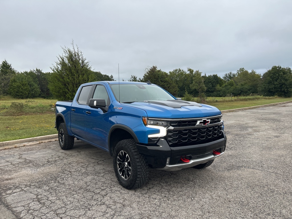 2024 Chevrolet Silverado 1500 ZR2 photo 3